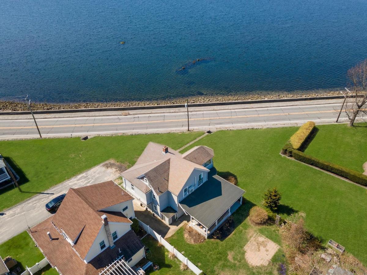 Spacious Coastal Tiverton Waterfront Getaway Cottage Exterior photo